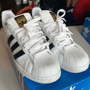 White Adidas Shell Toe size 9.5 lightly worn